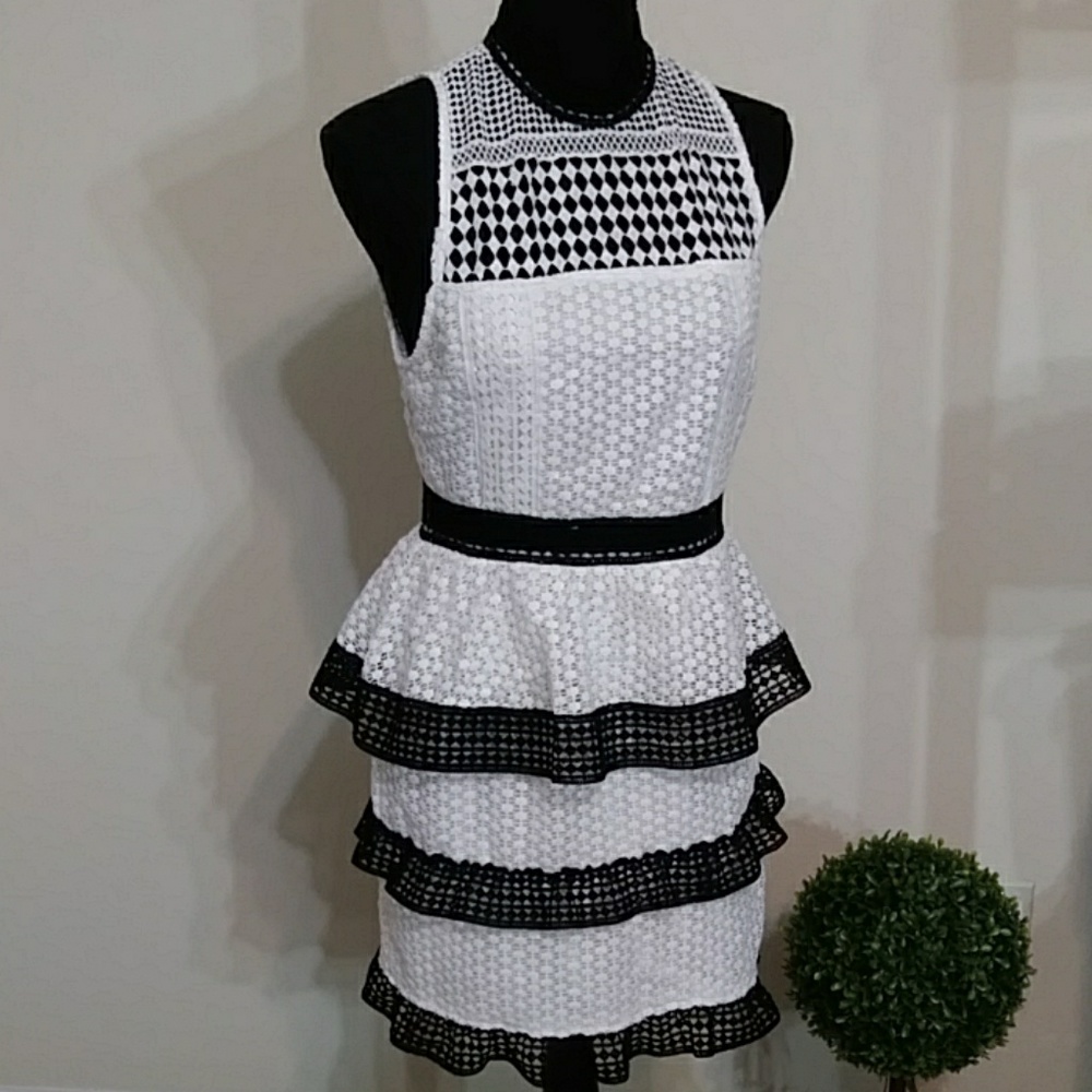Forever 21 Black & White Sleeveless Dress
